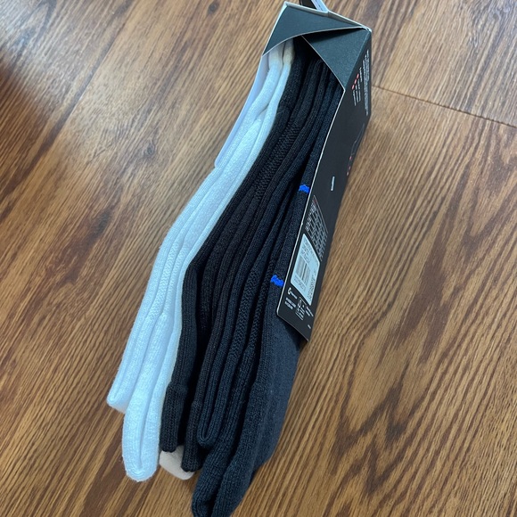 Brand New Large Lululemon x Disney 3 pack Men’s Daily Essentials Crew Socks - Picture 3 of 4